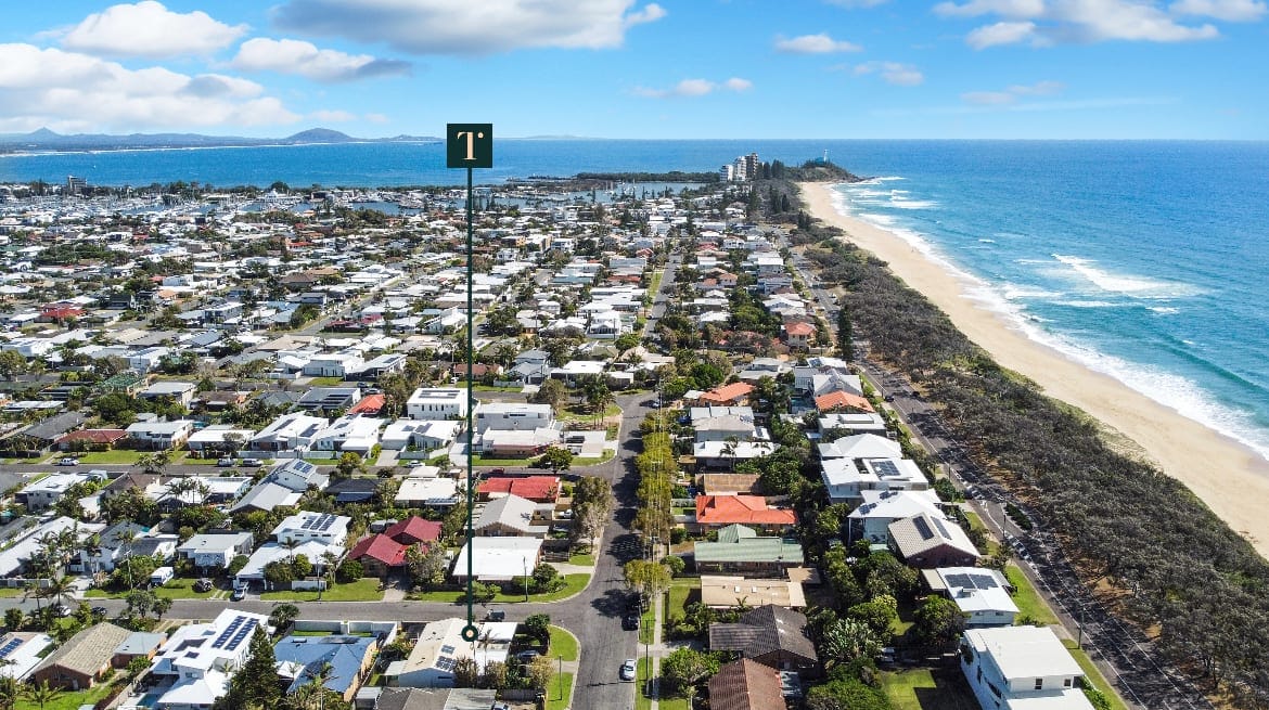 Unparalleled duplex opportunity to tap into prized beachside market.