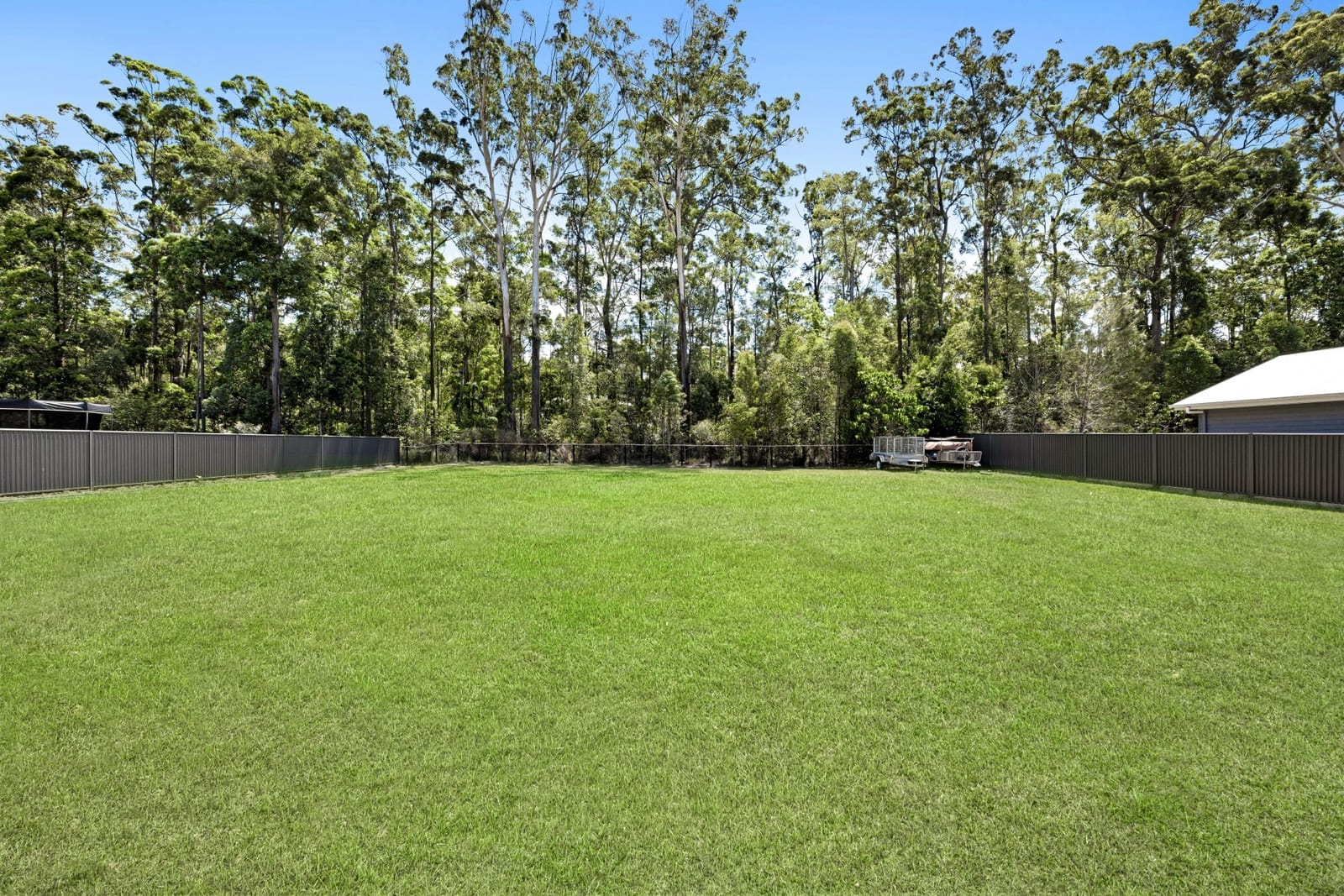 Flat Acreage In The Prestigious Palmview Forest