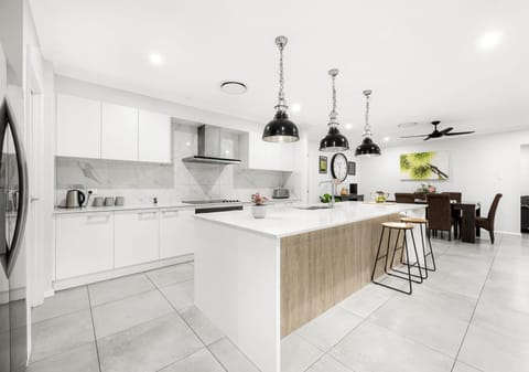 Flat Acreage In The Prestigious Palmview Forest