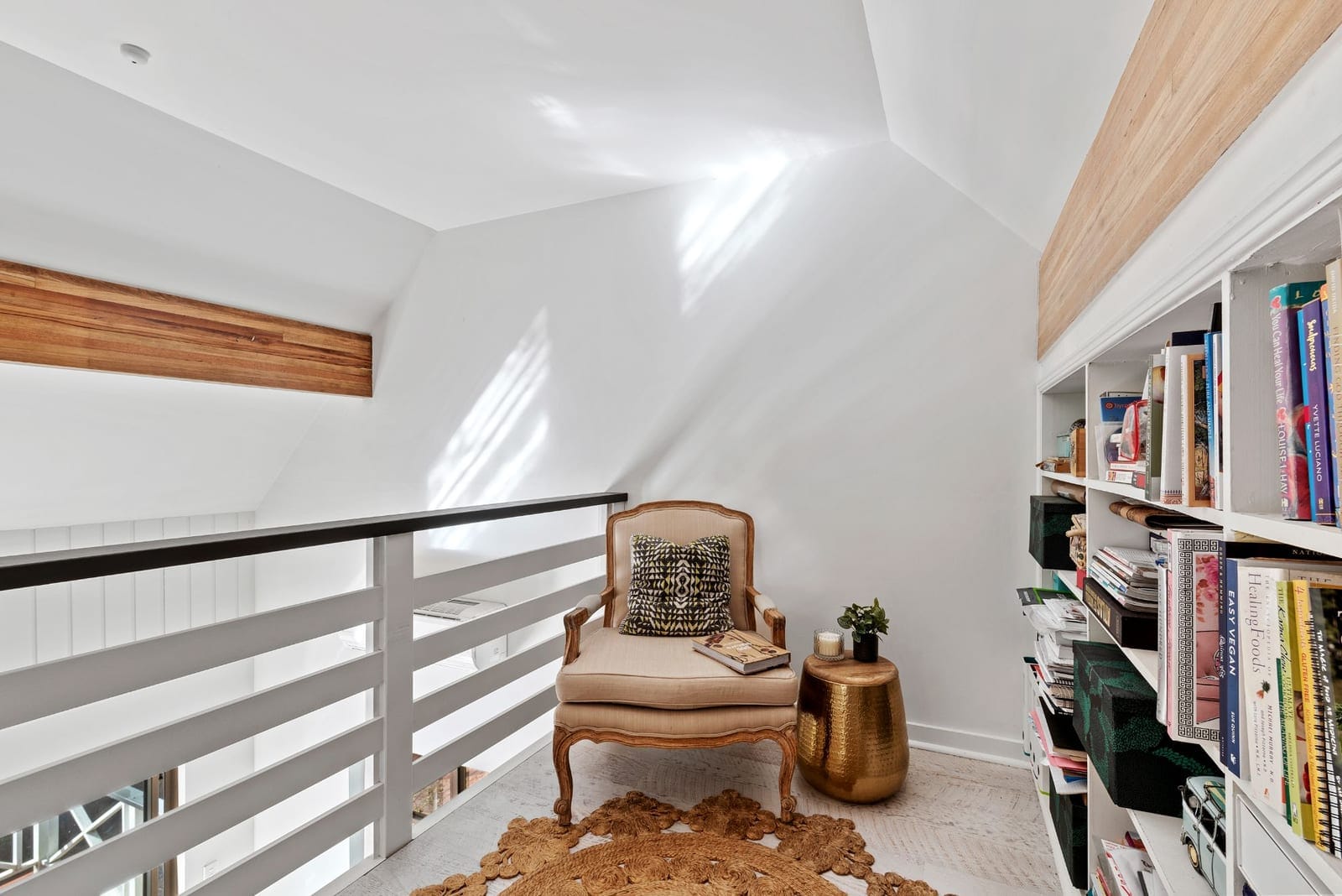 Charm, Character, Privacy!
