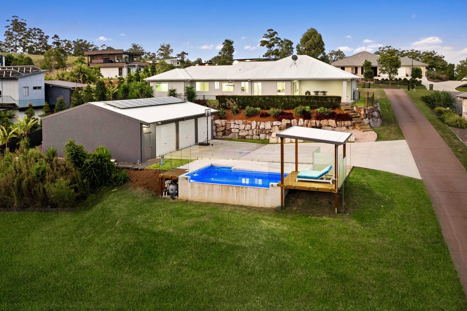 The COMPLETE Family Home!