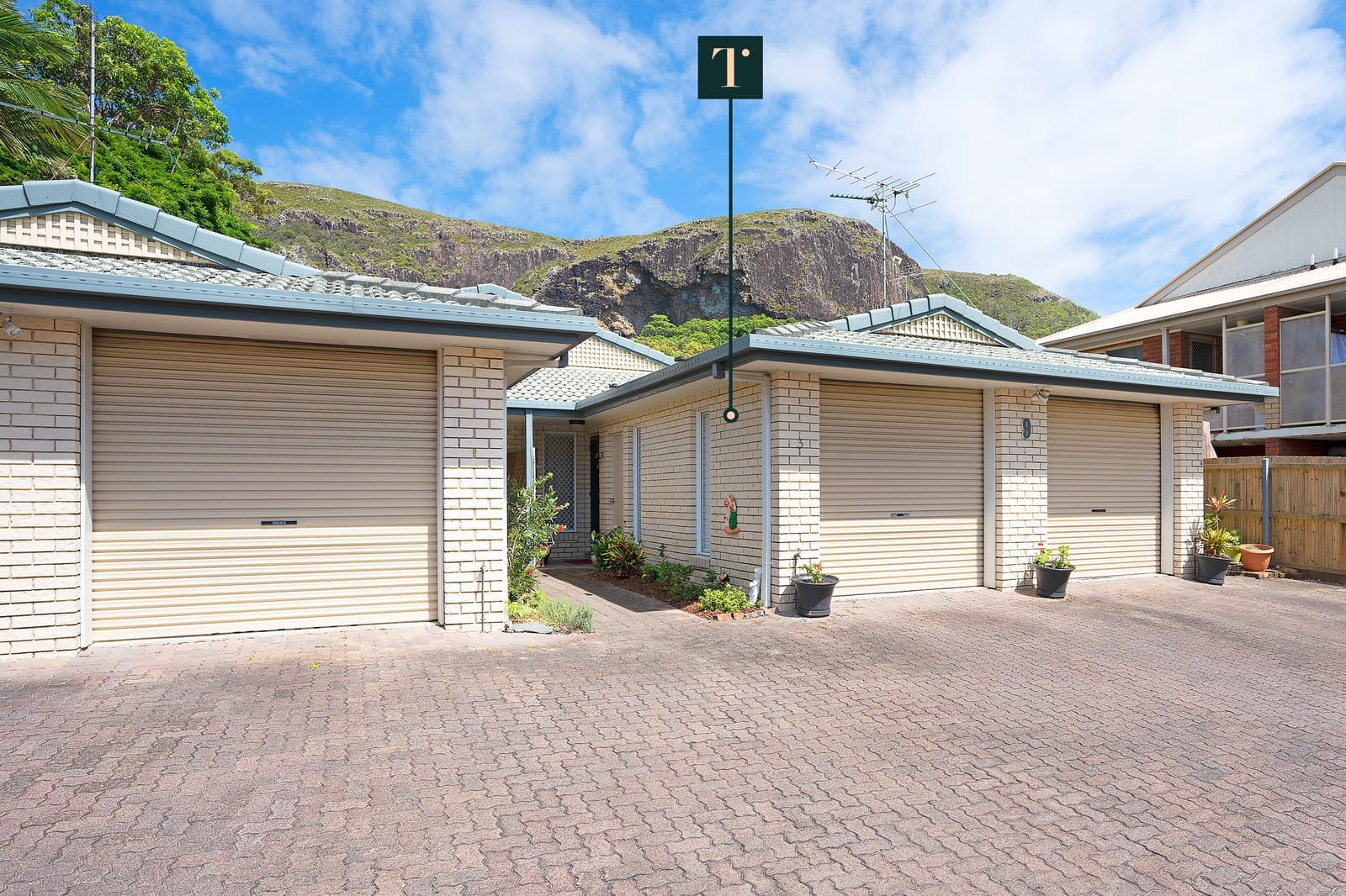 Location, Low maintenance, Ready to sell!
