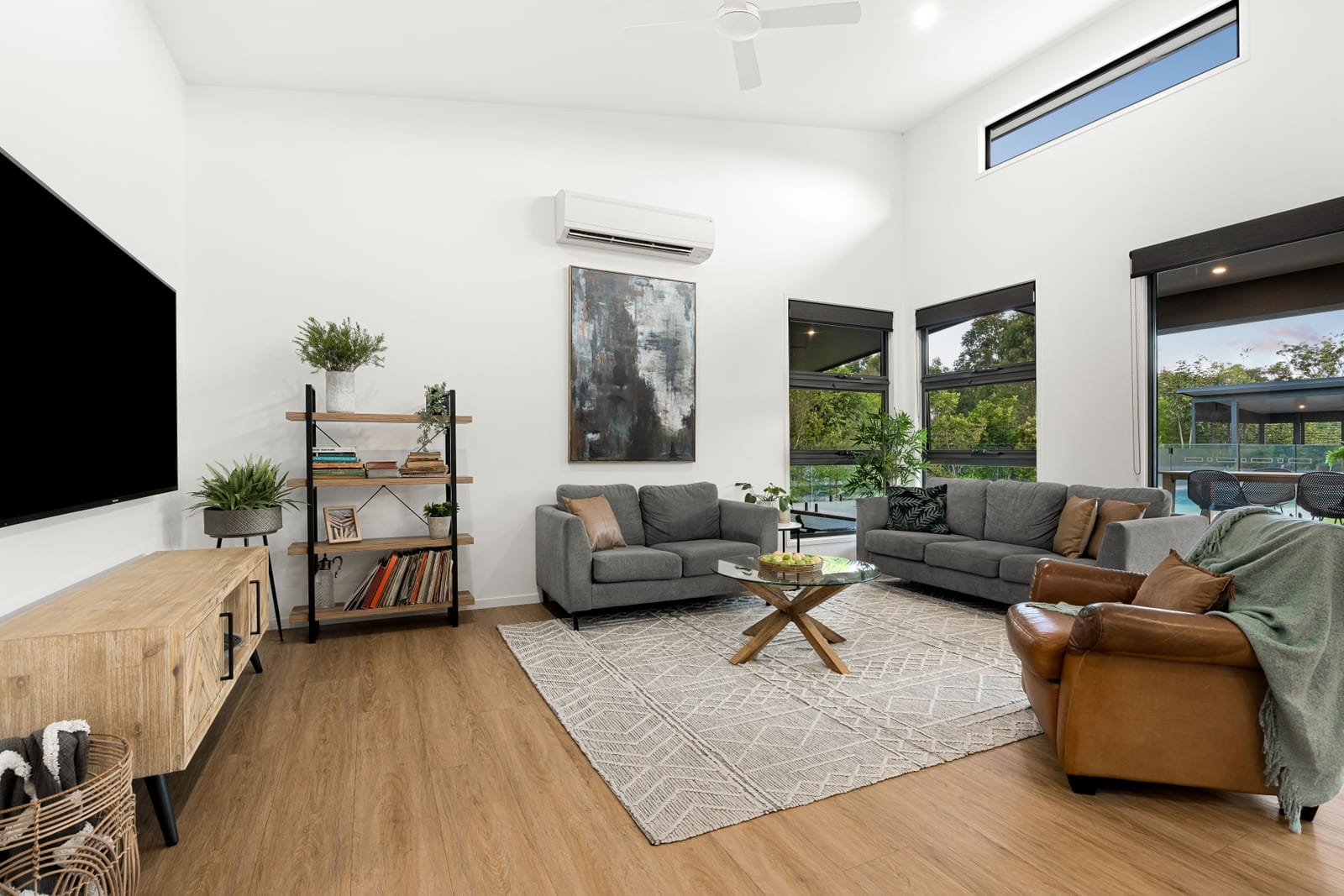 Luxury Living on Sprawling 7,697m2: Discover Your Private Paradise