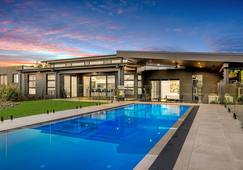 Luxury Living on Sprawling 7,697m2: Discover Your Private Paradise