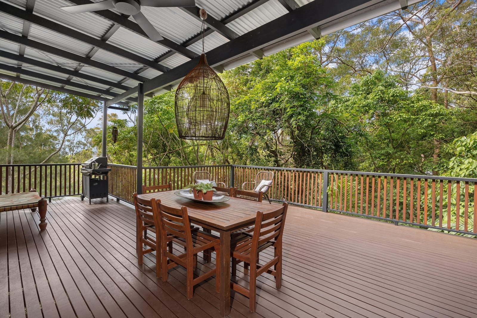 Exquisite Split Level Home, Neighbouring Mt Coolum National Park