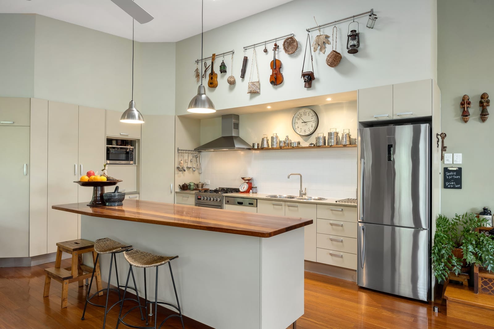 Exquisite Split Level Home, Neighbouring Mt Coolum National Park