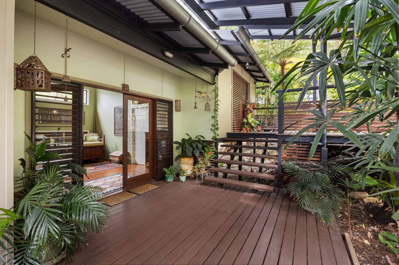 Exquisite Split Level Home, Neighbouring Mt Coolum National Park