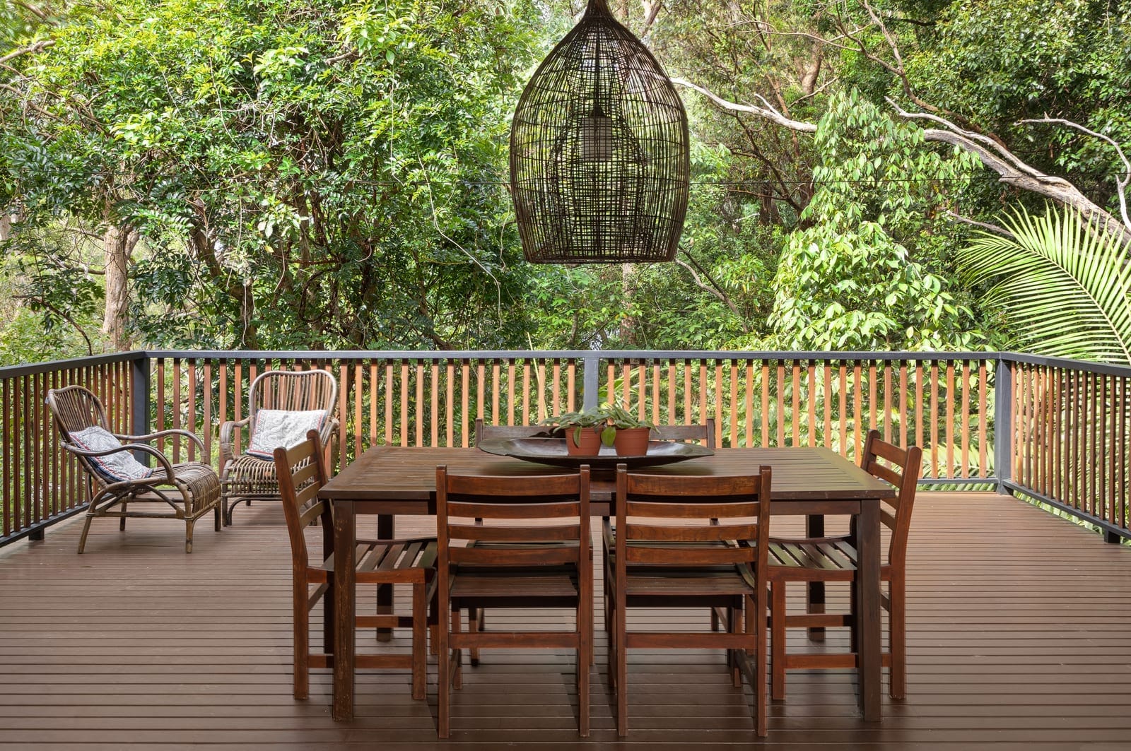 Exquisite Split Level Home, Neighbouring Mt Coolum National Park