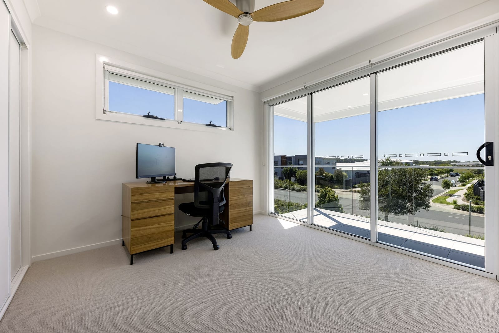 Elegant, Contemporary Designer Living!