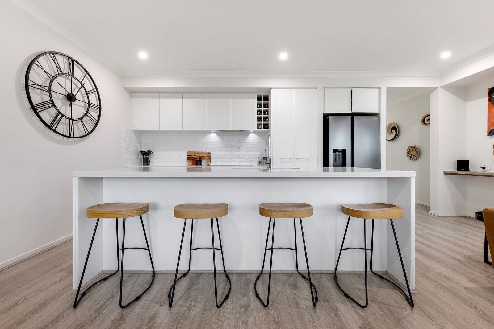 Elegant, Contemporary Designer Living!