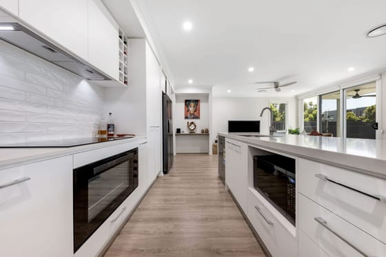 Elegant, Contemporary Designer Living!