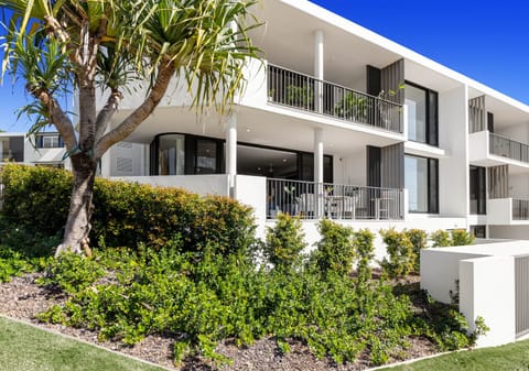 Immaculate Modern Apartment in Premium Location