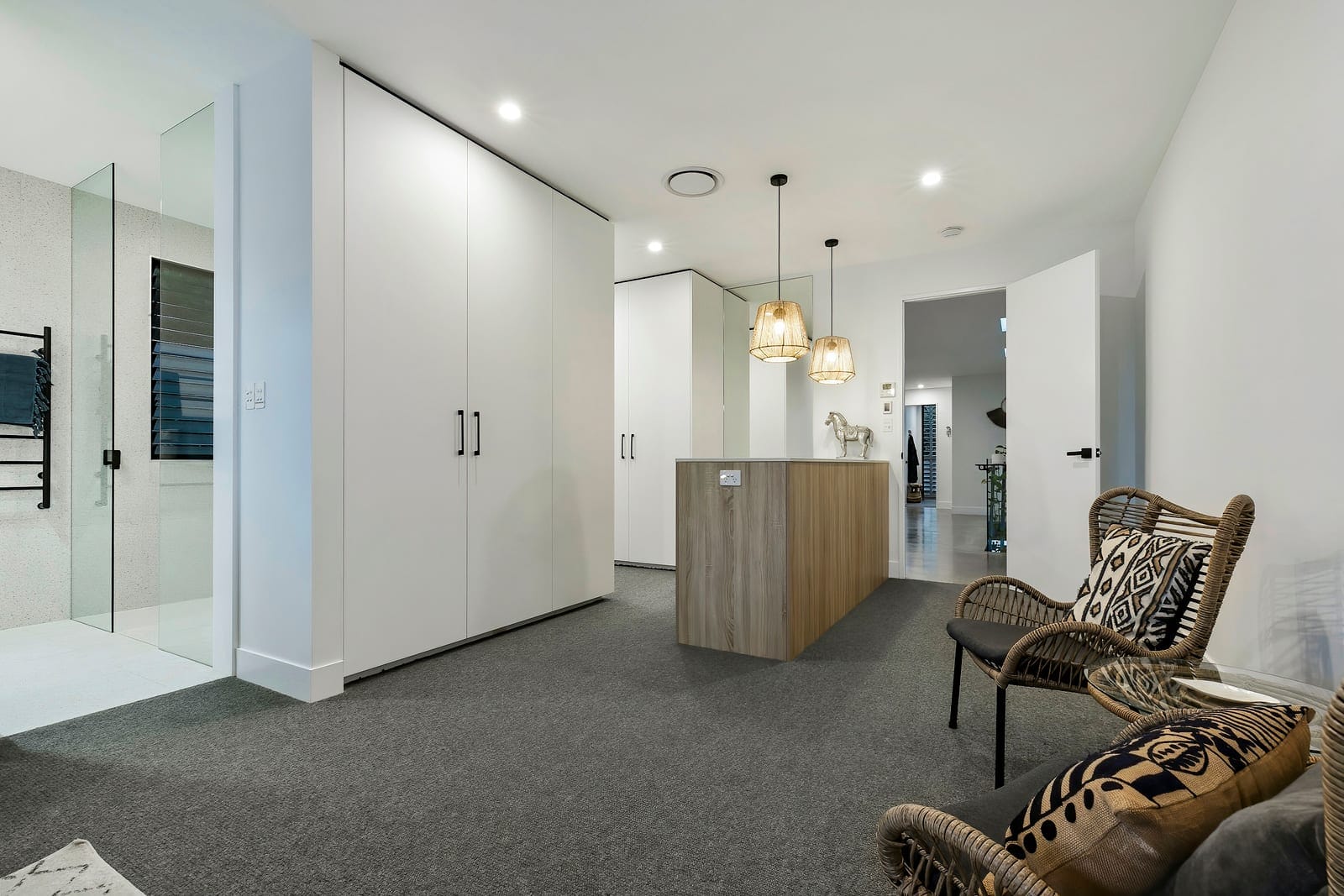 Award Winning Home in Premium Beachside Location