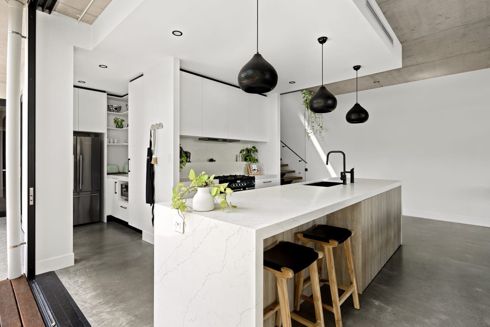Award Winning Home in Premium Beachside Location