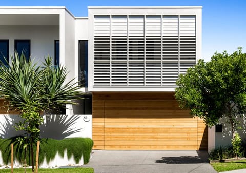 Award Winning Home in Premium Beachside Location