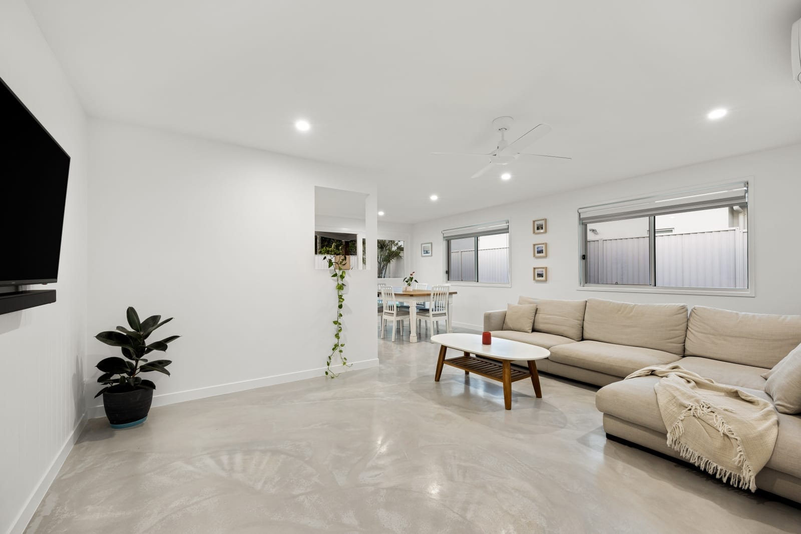 Contemporary retreat in desirable beachside locale!