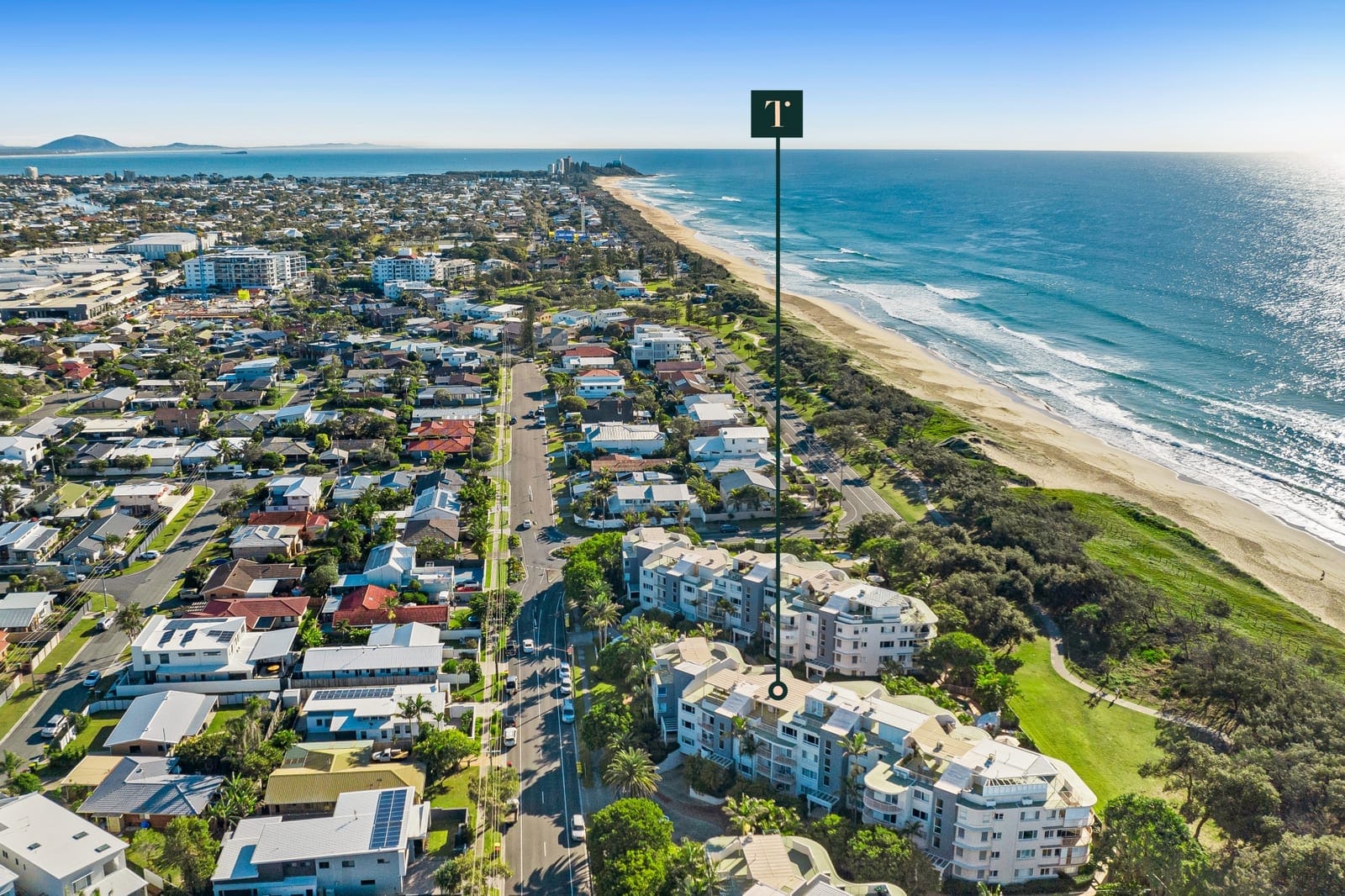Absolute Beachfront with Rooftop Terrace!