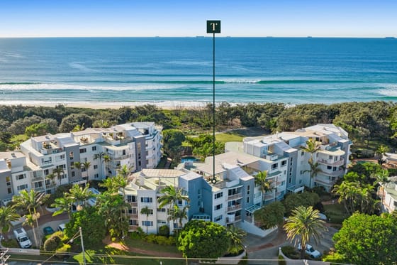 Absolute Beachfront with Rooftop Terrace!