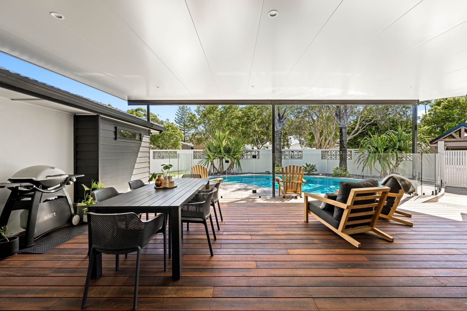 North Facing, Family-Friendly Entertainer!