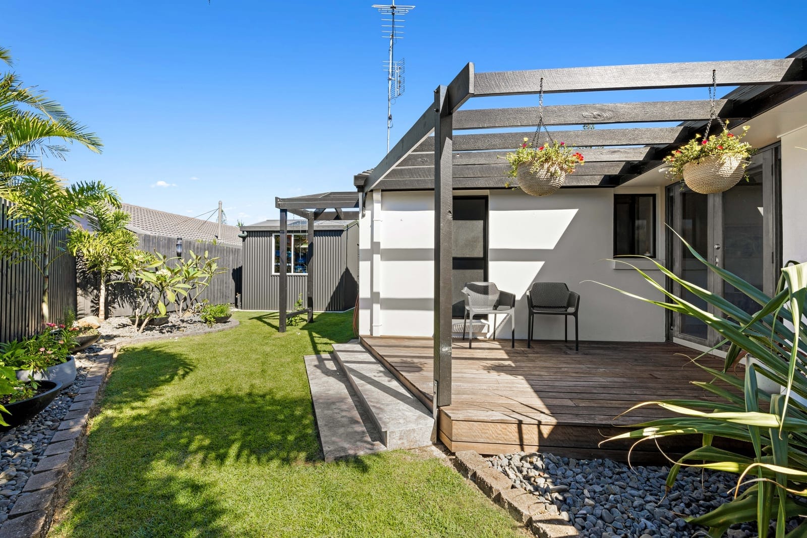 North Facing, Family-Friendly Entertainer!