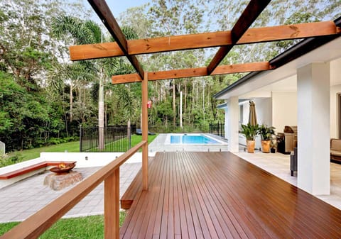 Luxurious Forest Living with Spectacular Outdoor Entertaining!