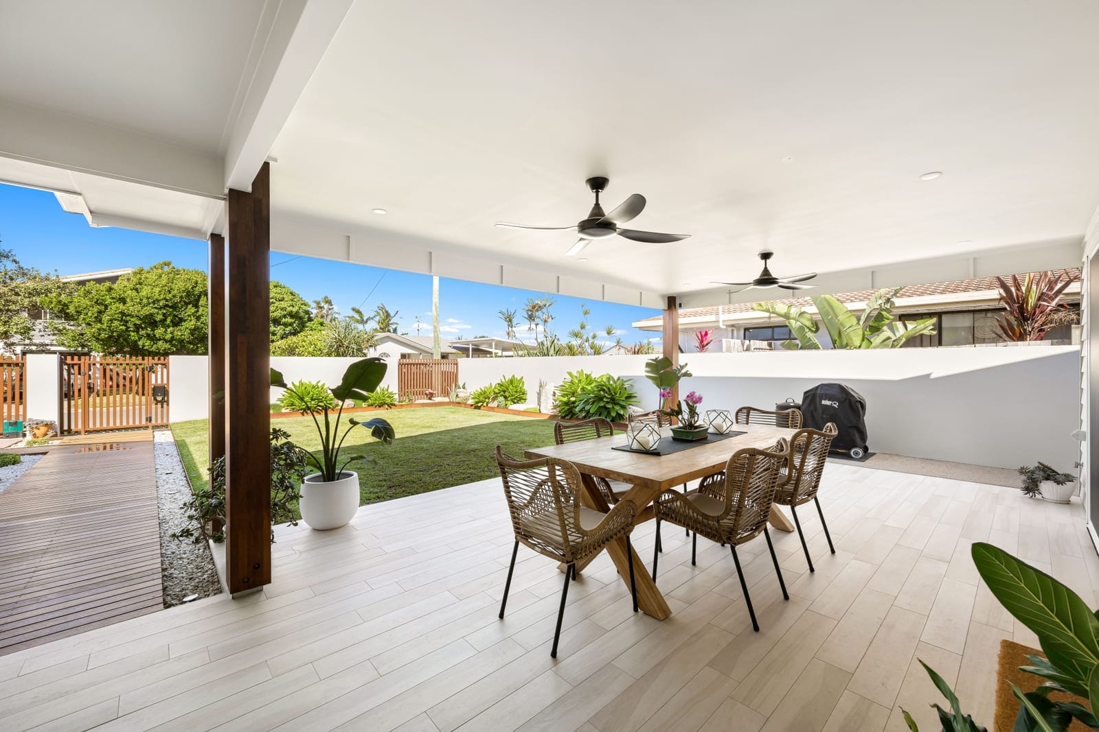 Modern Coastal Beachside Residents