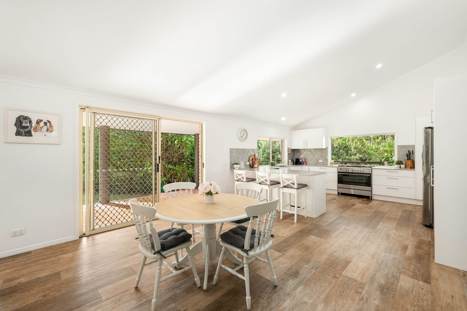 Single-Level, Dual Living Delight!