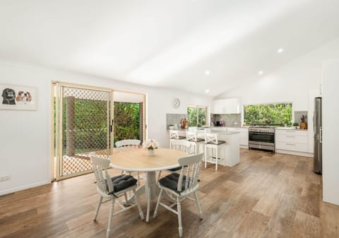 Single-Level, Dual Living Delight!