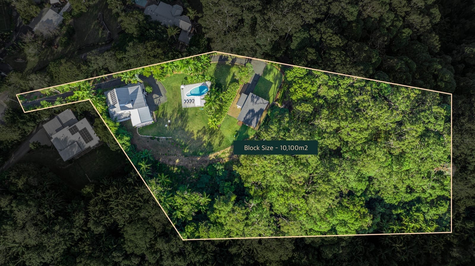 2 Homes: First Class Acreage Property!