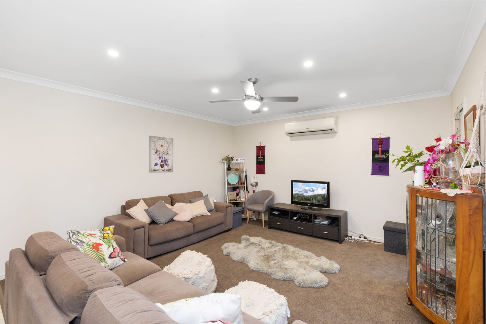 Mountain View Entertainer: Options Galore!