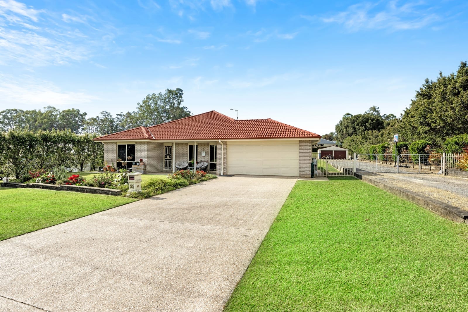 Mountain View Entertainer: Options Galore!