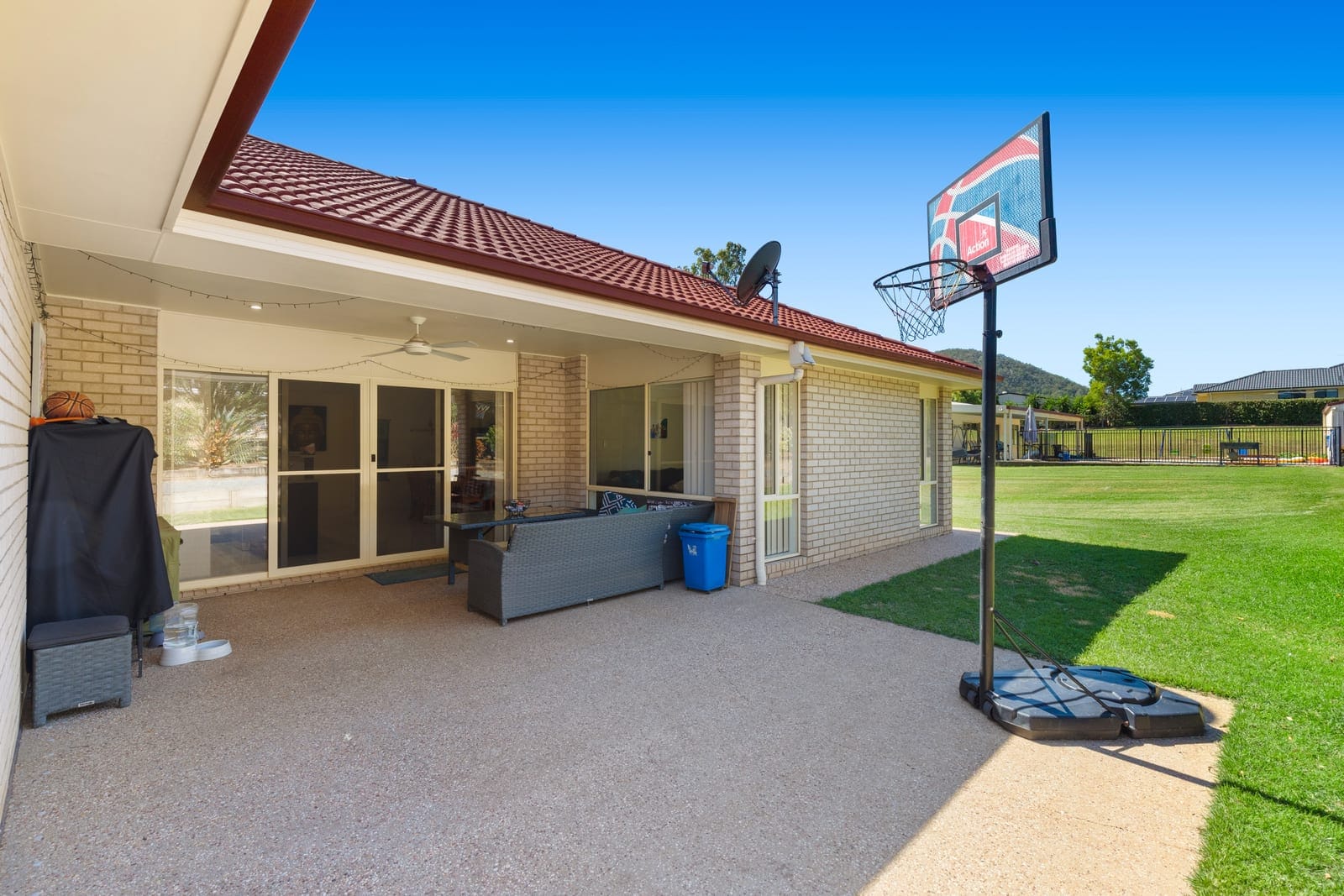 Mountain View Entertainer: Options Galore!