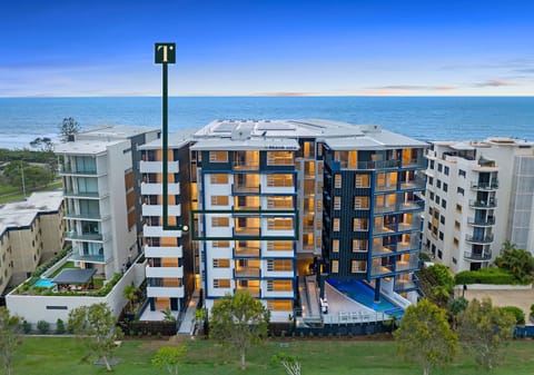 Blue-Chip Bliss, Golden Triangle Opportunity!