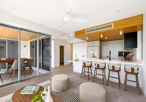 Blue-Chip Bliss, Golden Triangle Opportunity!