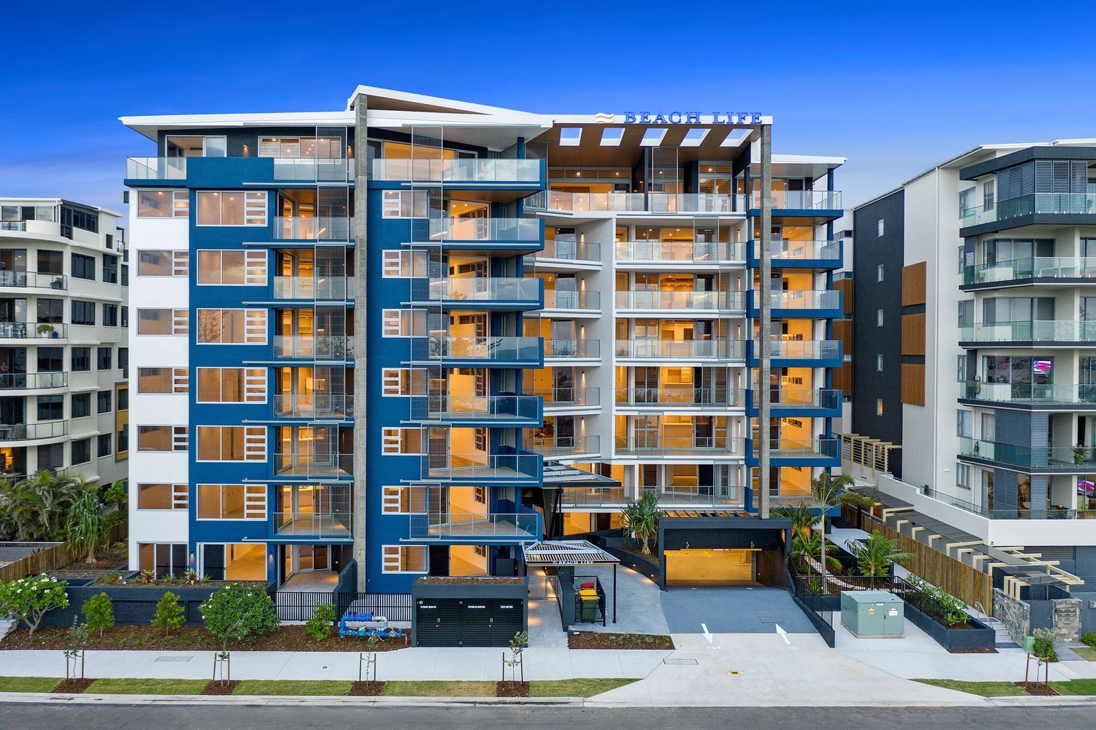 Blue-Chip Bliss, Golden Triangle Opportunity!