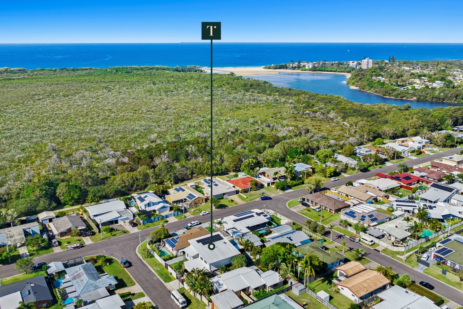 Beachside Entertainer: Footsteps to Lake, Surf, Sand!