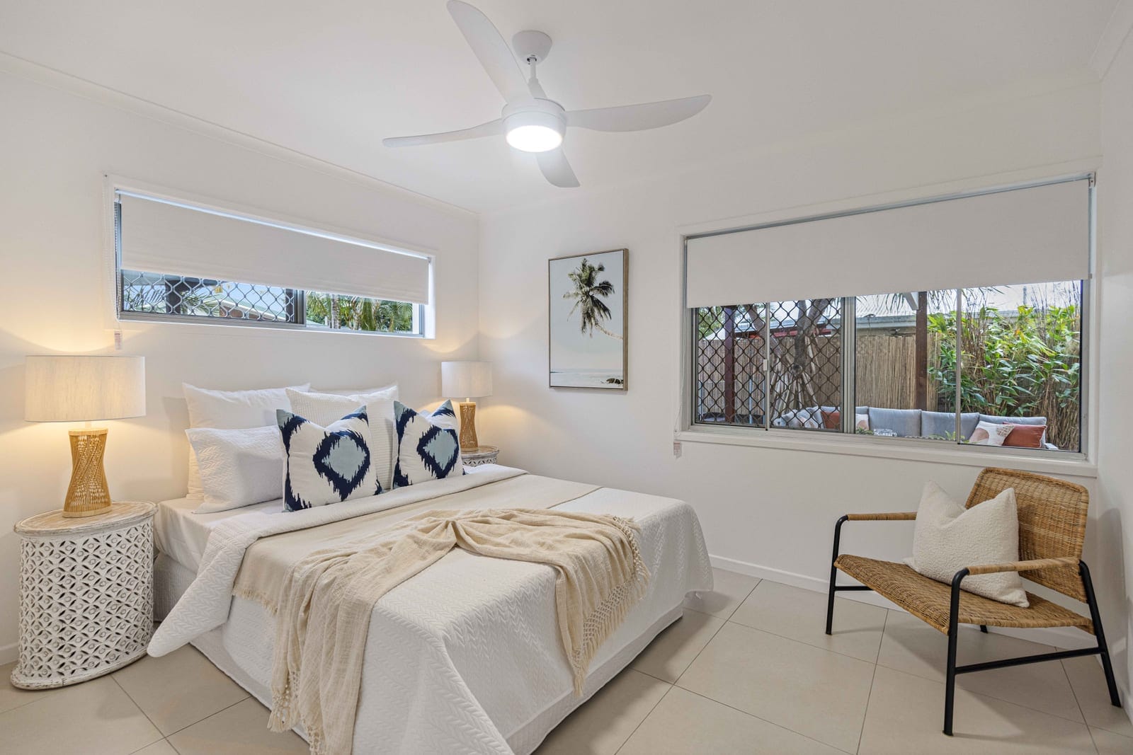 Beachside Entertainer: Footsteps to Lake, Surf, Sand!