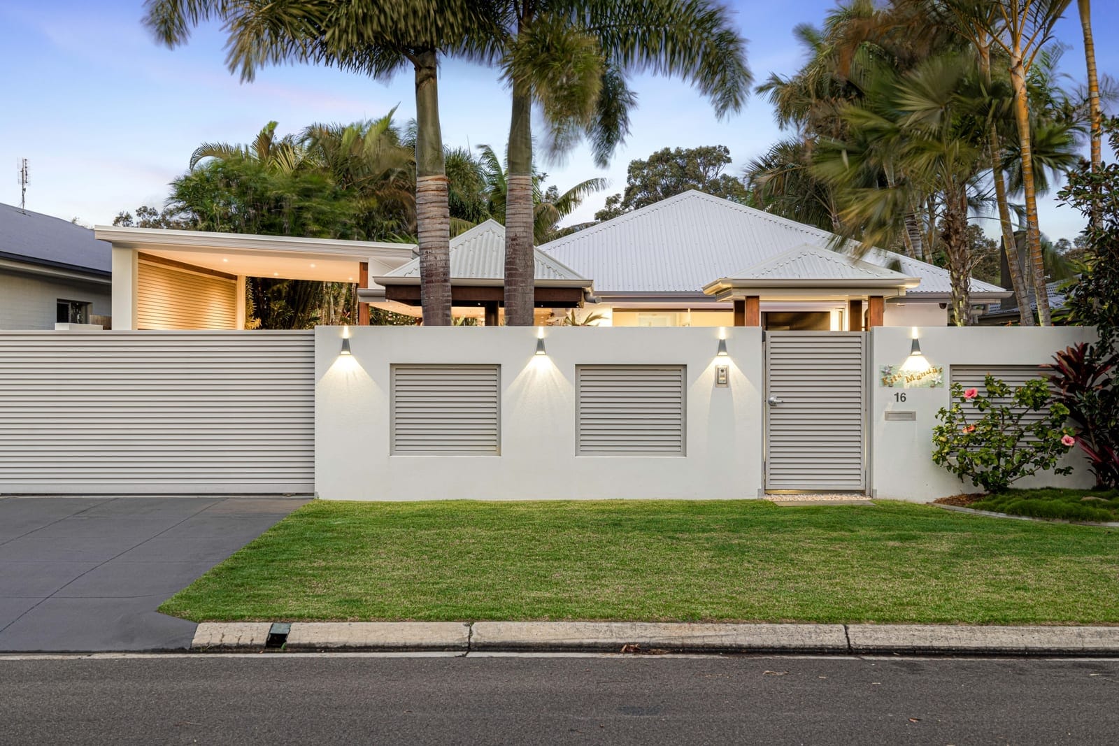 Elegant Sanctuary in Central Coolum Beach