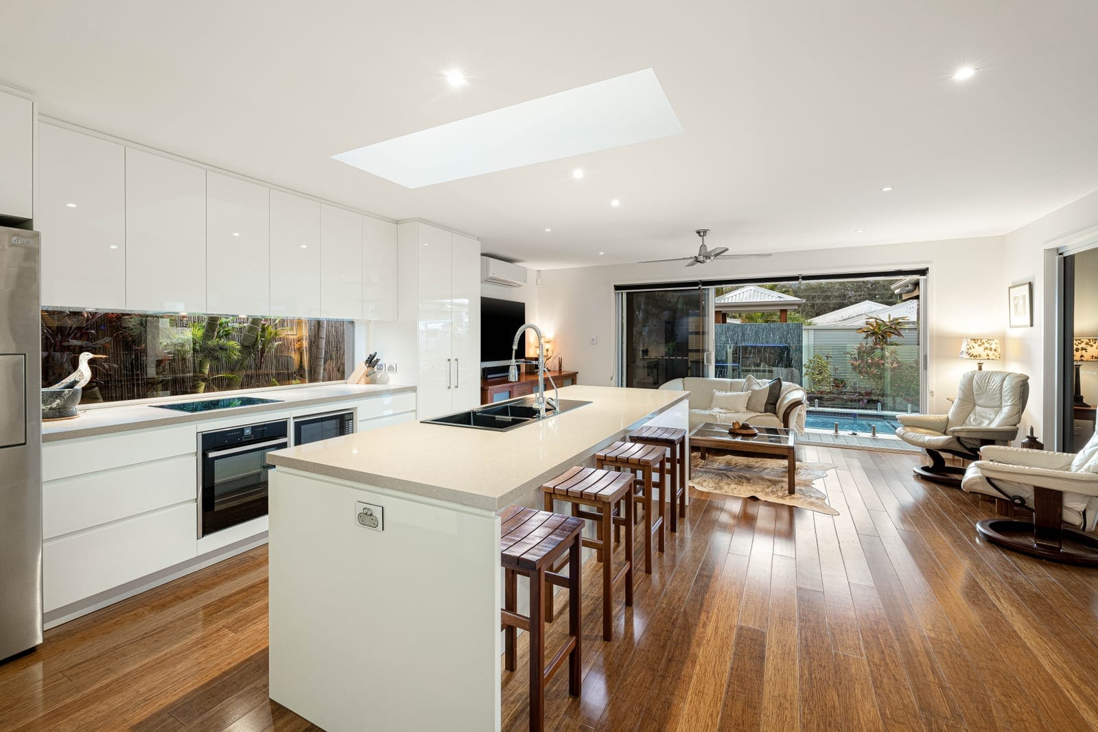Elegant Sanctuary in Central Coolum Beach