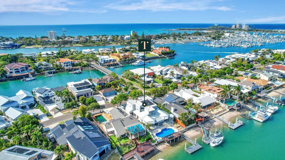 Waterfront Magnificence – Prestige, Lifestyle, Location!