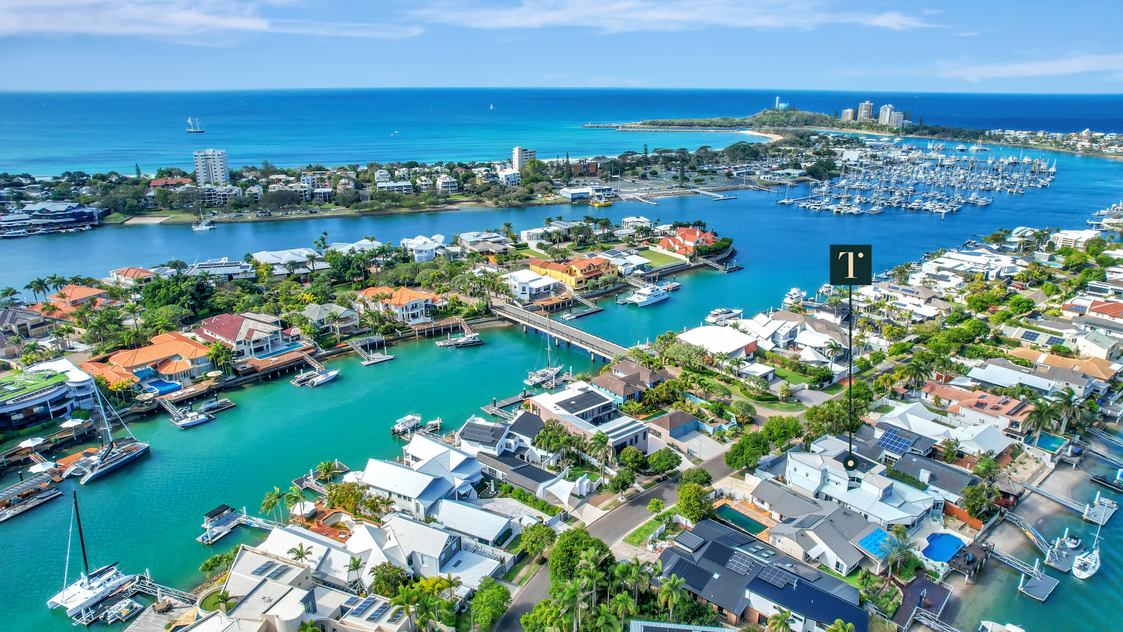 Waterfront Magnificence – Prestige, Lifestyle, Location!