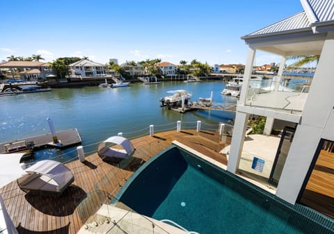North Facing Blue-Chip Riverfront