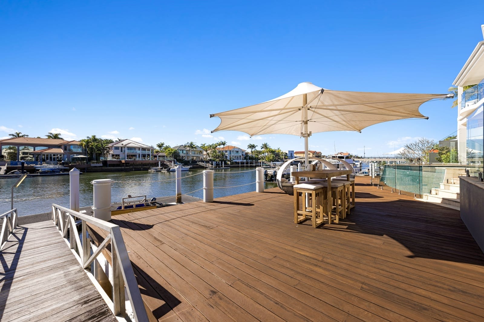 North Facing Blue-Chip Riverfront