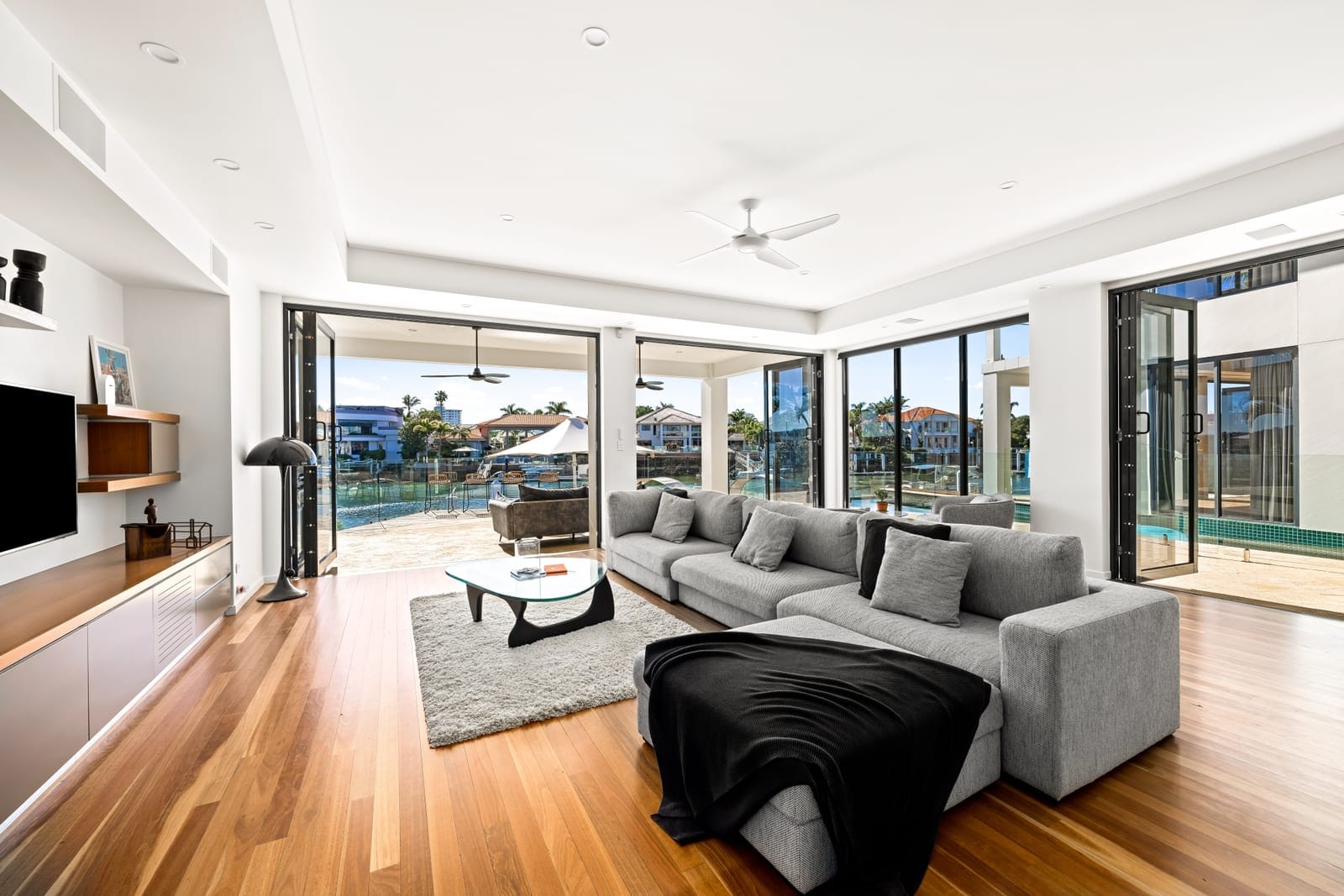 North Facing Blue-Chip Riverfront
