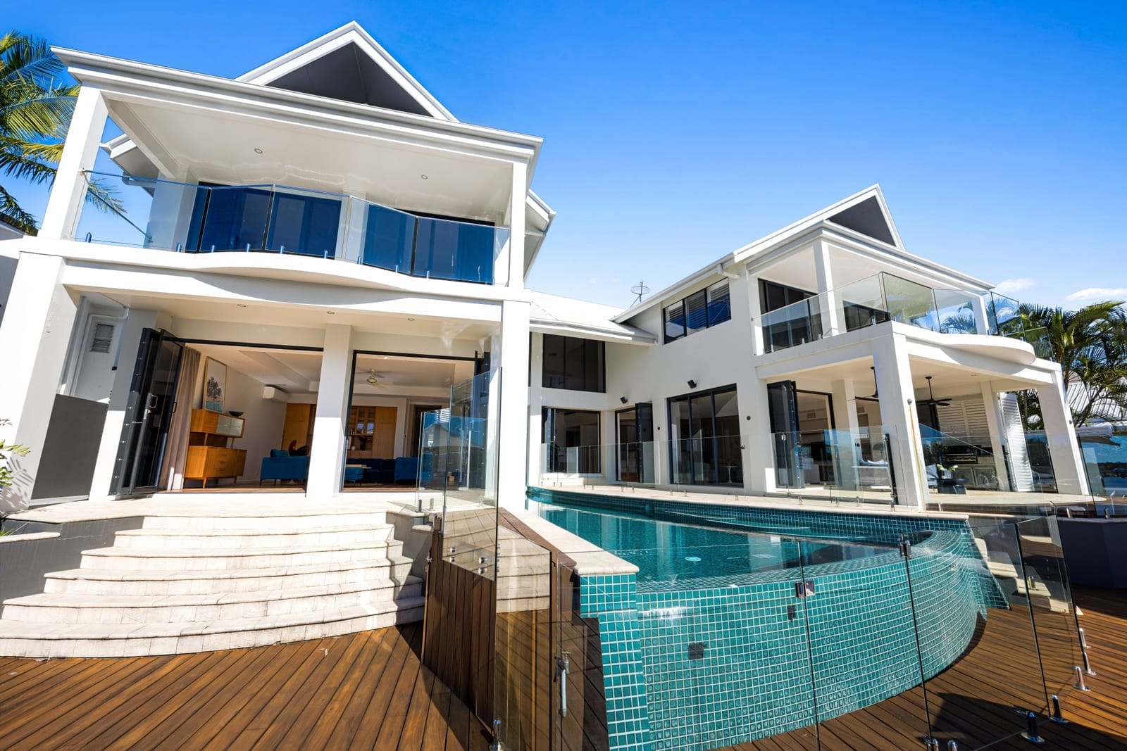 North Facing Blue-Chip Riverfront