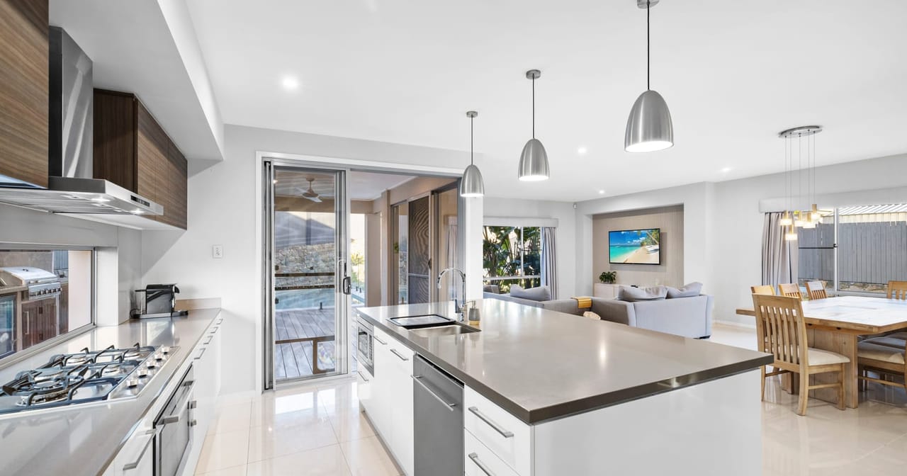 13 Perren Crescent — photo 3