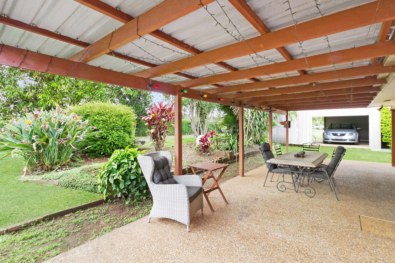 Vacant Possession, 142M Frontage with Subdivision Possibilities (STCA)!