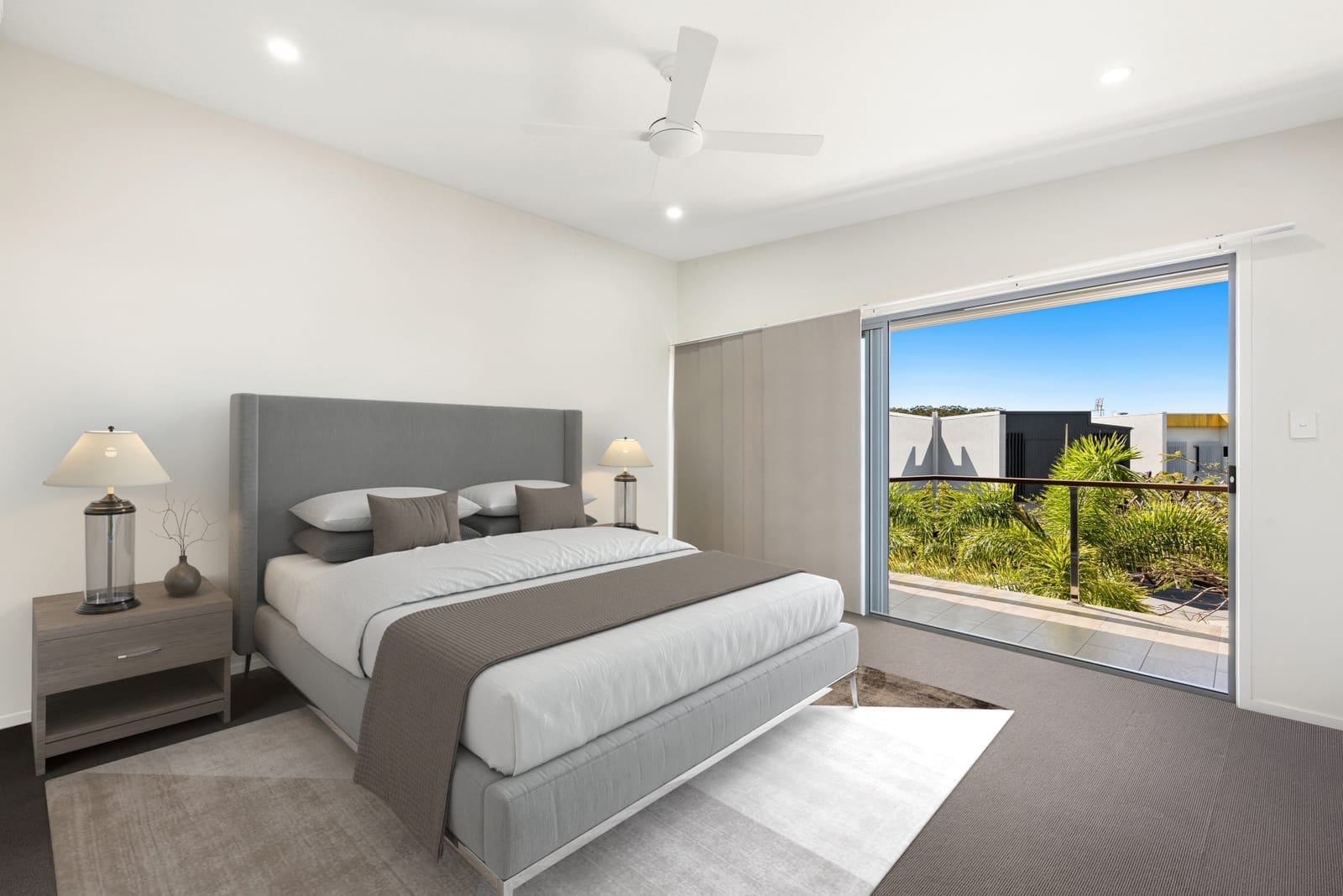 North Facing, Sunshine Cove Stunner