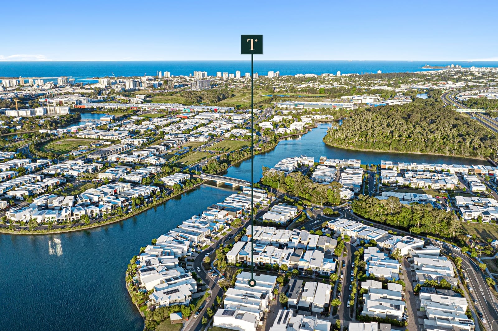 North Facing, Sunshine Cove Stunner