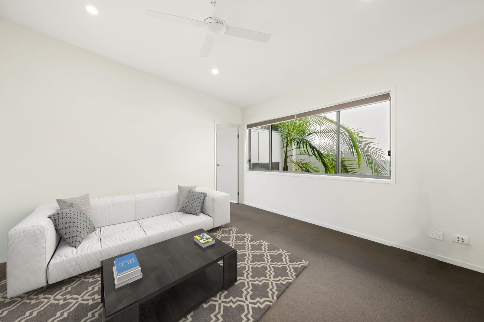 North Facing, Sunshine Cove Stunner